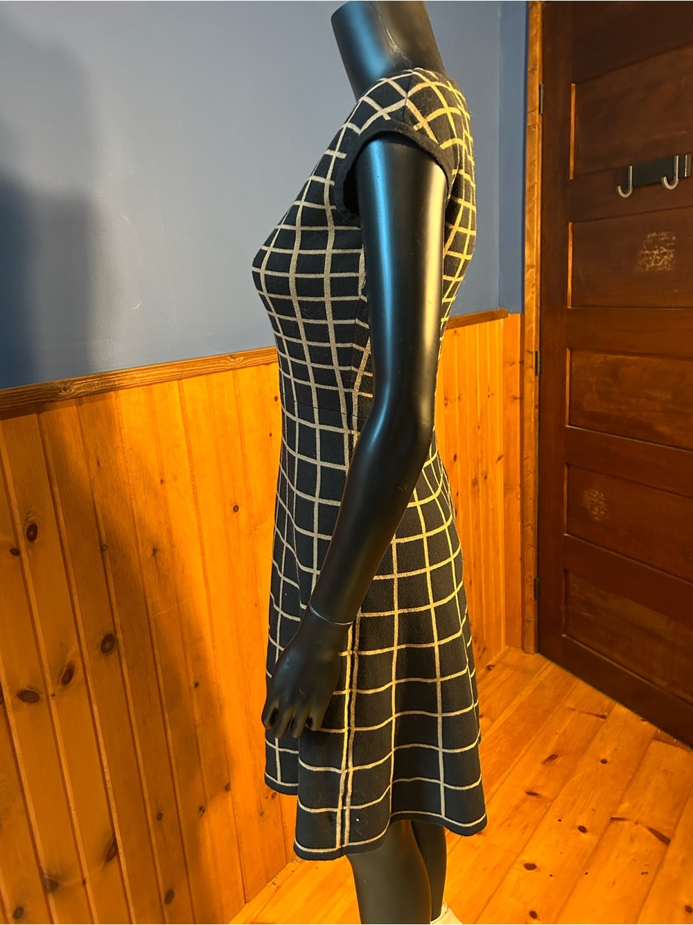 Gabby Skye Black and Tan Windowpane Fit-and-Flare Dress. EUC - Picture 2 of 4